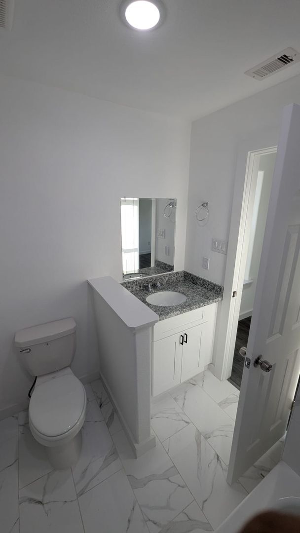 Building Photo - ? Brand-New Unit – 3 Bedrooms, 2.5 Bathroo...