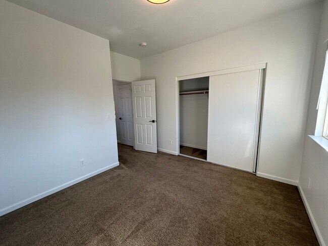 Building Photo - 5208 Harness Ct