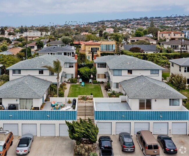 Building Photo - 124 Palos Verdes Blvd