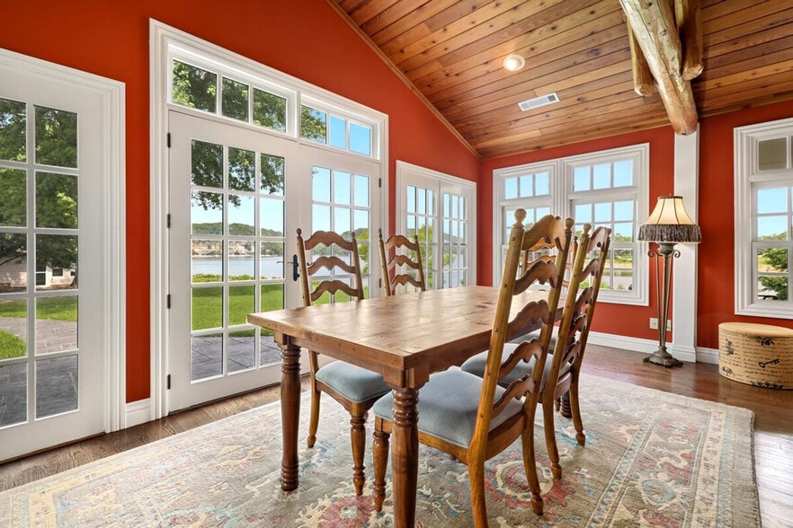 Building Photo - 18440 Ponderosa Dr