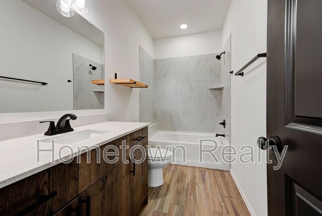 Building Photo - 403 N Cyn Ter