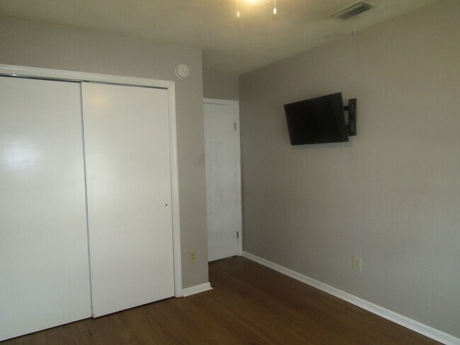 Building Photo - Ocean Lakes