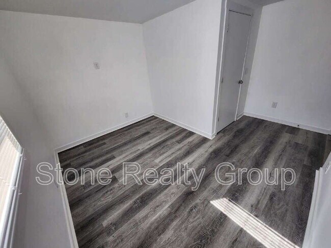 Building Photo - 1717 S 26th St