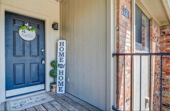 Building Photo - 1916 Signal Ridge Pl