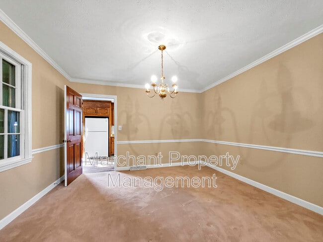 Building Photo - 100 Pine Wood Dr