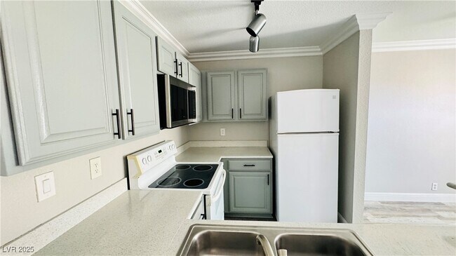 Building Photo - 4050 Pacific Harbors Dr