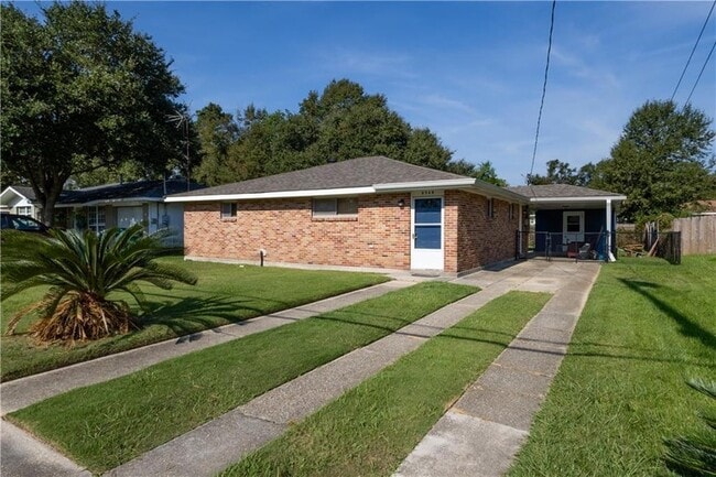 Primary Photo - 3745 Riviera Dr