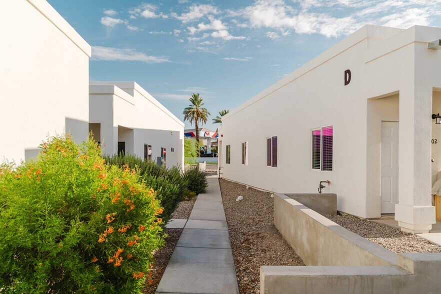 Building Photo - 2878 Jamaica Blvd S