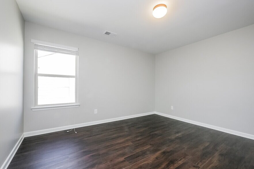 Building Photo - 11103 Wind Ridge Dr