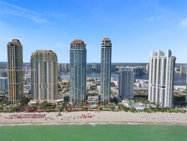 Building Photo - 17901 Collins Ave