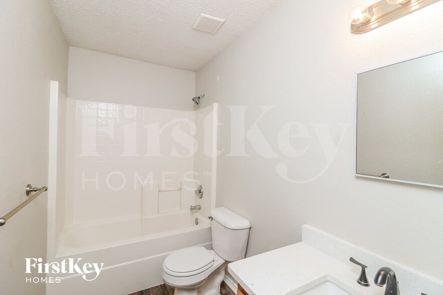 Building Photo - 3900 Golden Horn Ln