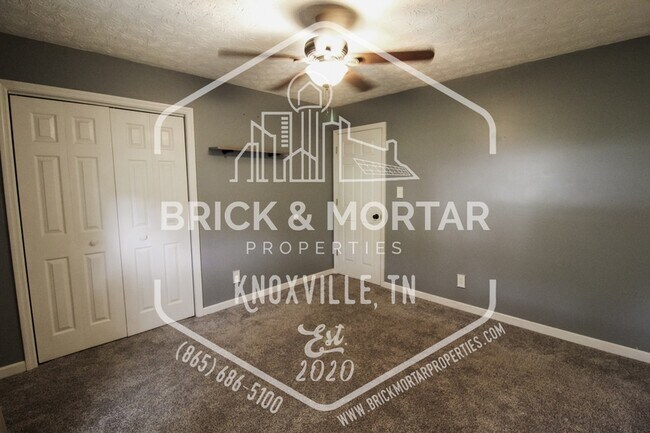 Building Photo - 808 Pioneer Dr