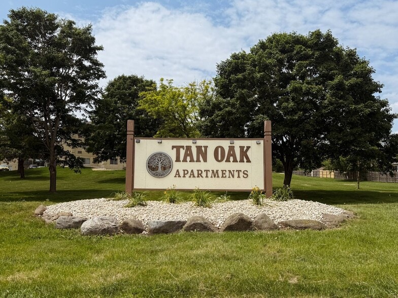 Interior Photo - Tan Oak Apartments