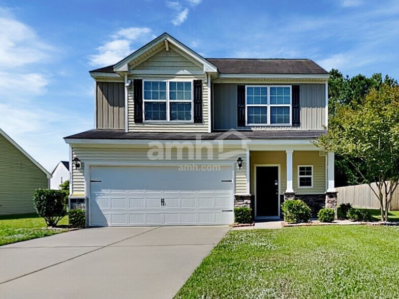 Primary Photo - 910 Laurel Oaks Ln