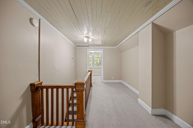 Building Photo - 302 W Main St