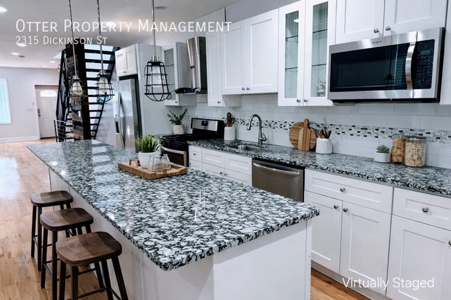 Building Photo - 2315 Dickinson St