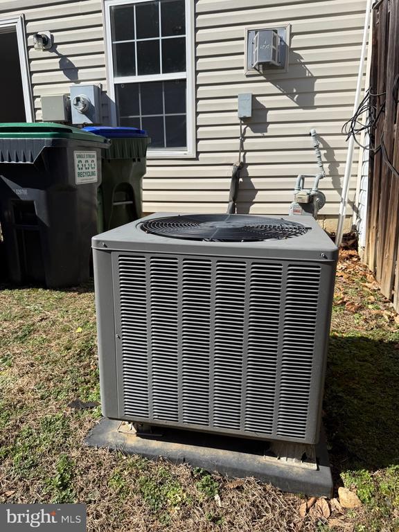 Building Photo - 144 Keating Cir