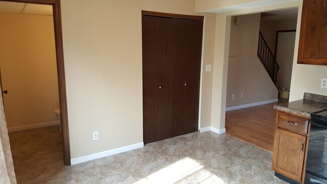 Building Photo - 4159 Pickfair Rd