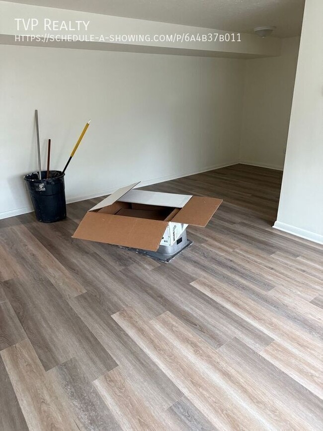 Building Photo - 3 E Erie Ave