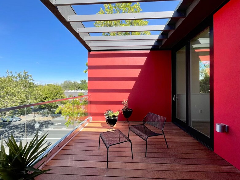 Third floor balcony terrace - 2427 Binnen Ln