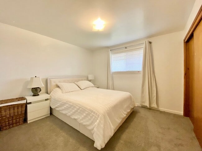 Building Photo - Space to Spare, Style to Love