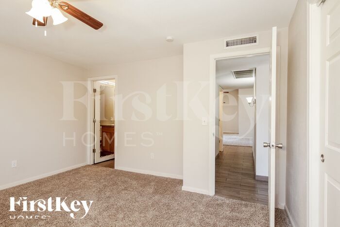 Building Photo - 9114 N 56th Ln