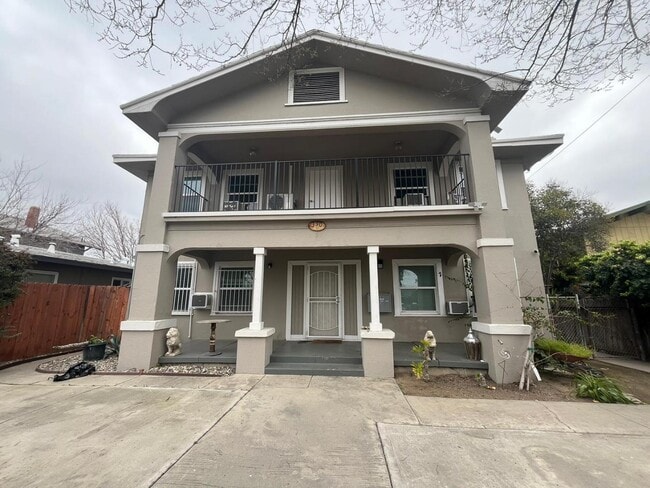 Primary Photo - 350 N Calaveras St