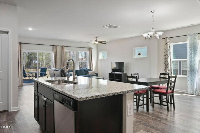 Building Photo - 319 Joneshaven Dr