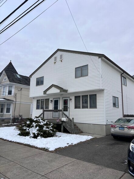 Building Photo - 150 Pacific St