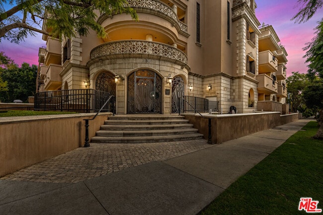 Building Photo - 850 Croft Ave