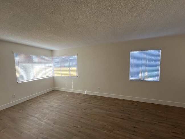 Building Photo - 1304 Rexford Pl