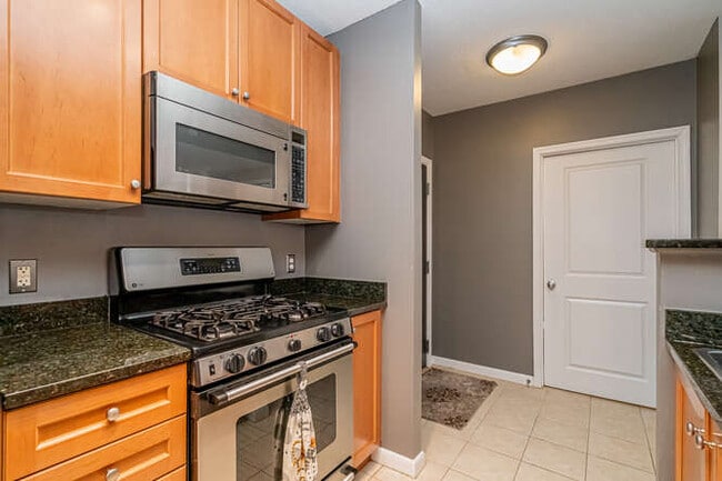 Building Photo - 851 N Glebe Rd