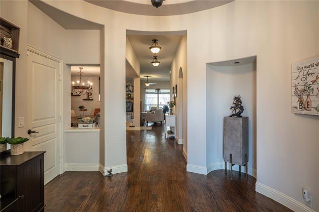 Building Photo - 9013 Athens Dr