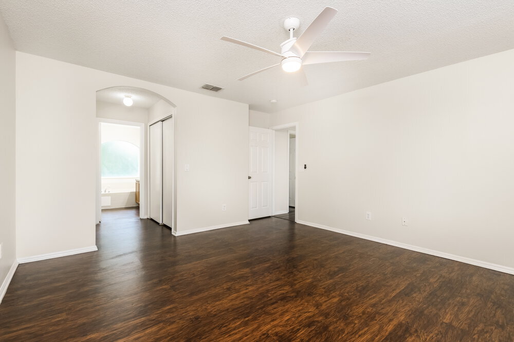 Building Photo - 1231 Heather Lake Dr
