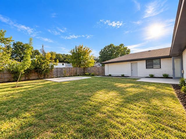 Building Photo - 2404 Kentfield Ln
