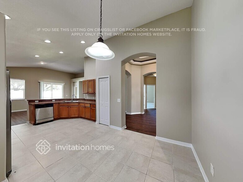 Building Photo - 6330 36th Ct E