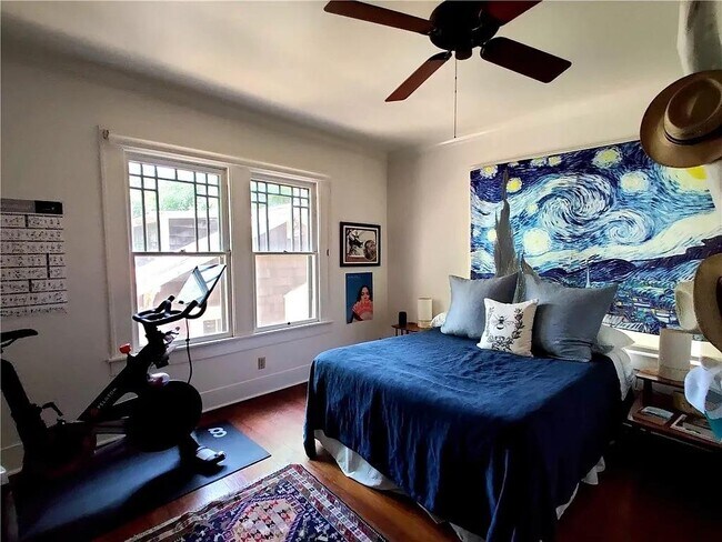 Building Photo - 512 Academy Dr