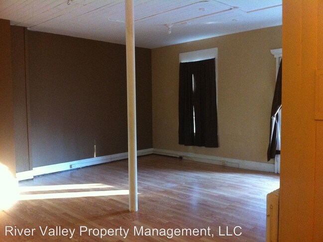 Building Photo - 63 Main St