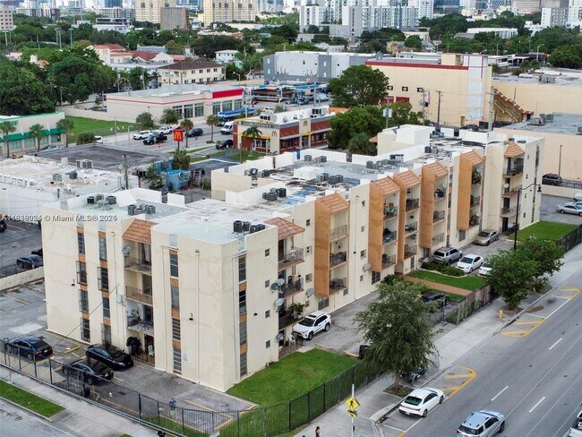 Building Photo - 1051 SW 1st St