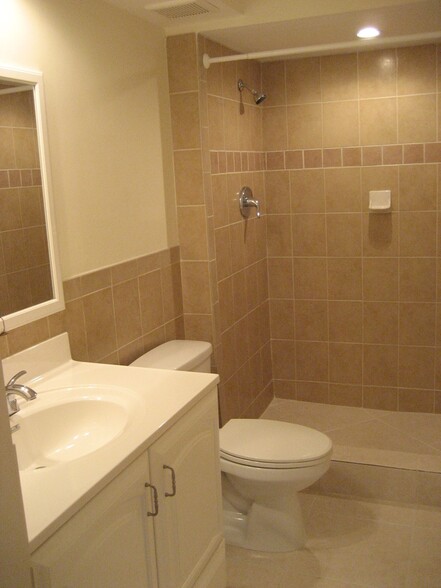 new bathroom - 480 NW 20th St