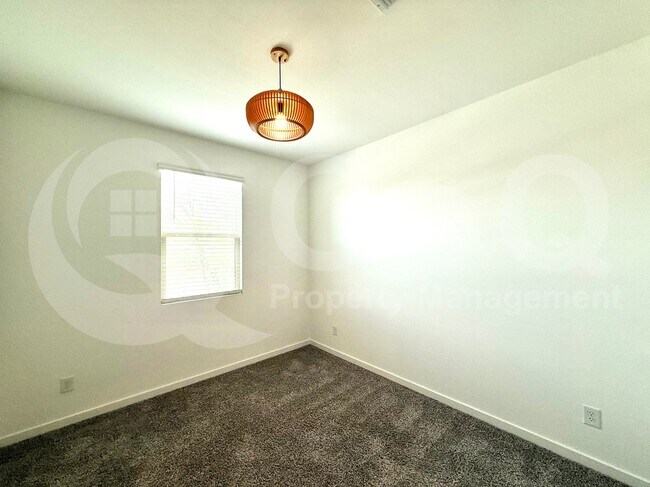 Building Photo - 9009 W Agora Ln