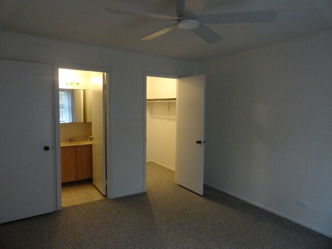 Building Photo - 686 Scanlon Dr