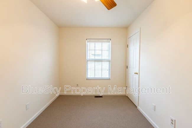 Building Photo - 115 Greenwich Ct