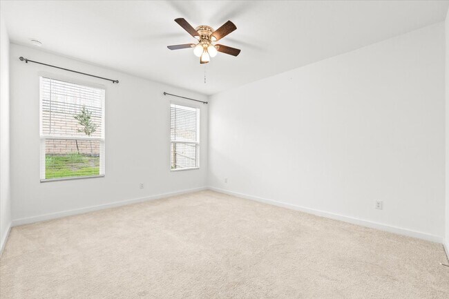 Building Photo - Spacious 4-Bed Home with Modern Upgrades, Fenced Yard & Community Pool in San Antonio