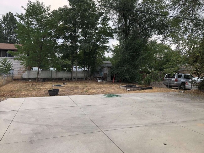 Building Photo - 450 E 300 N