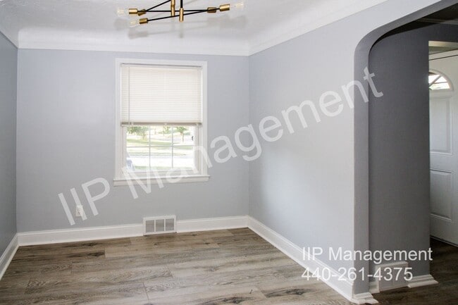 Building Photo - 4086 Hinsdale Rd