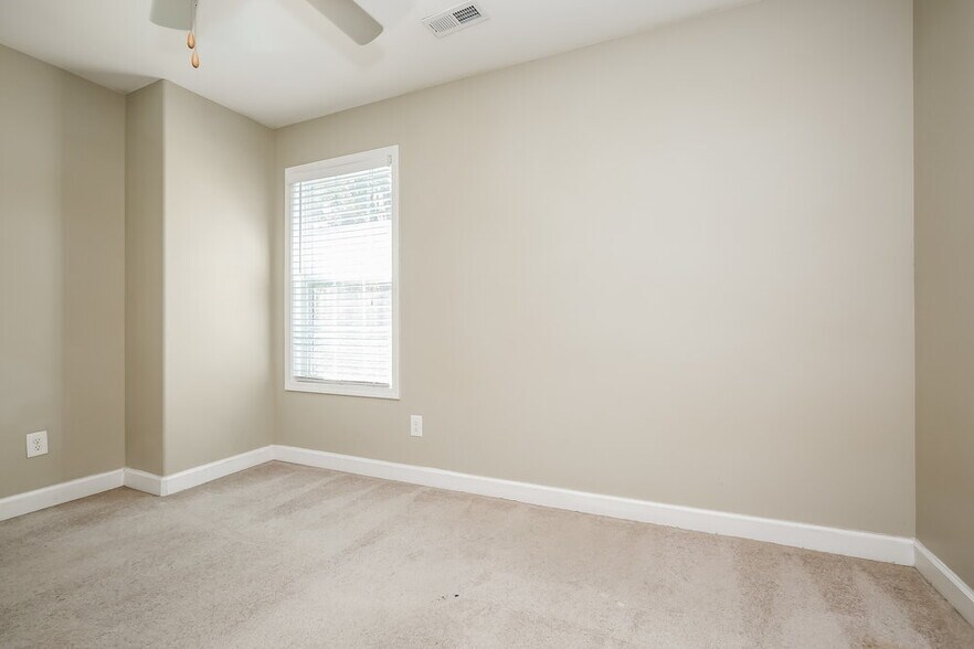 Building Photo - 616 Herman Gist Rd