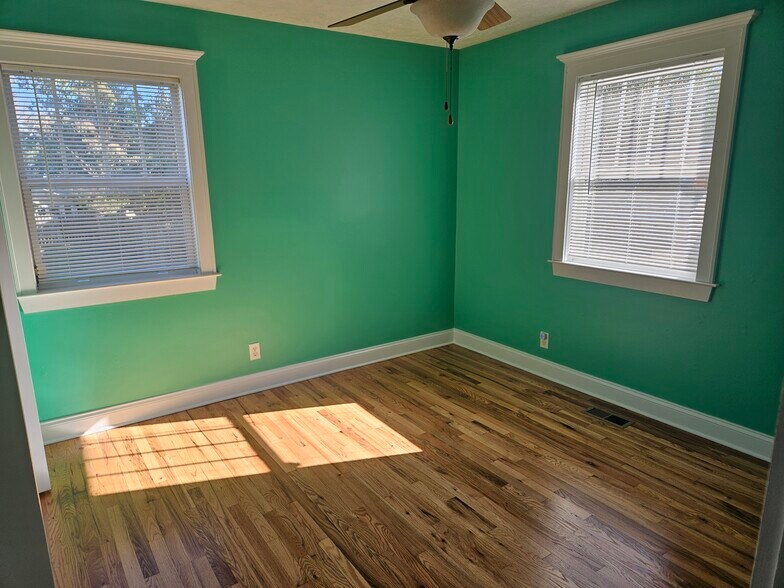 Master Bedroom - 210 N 10th St