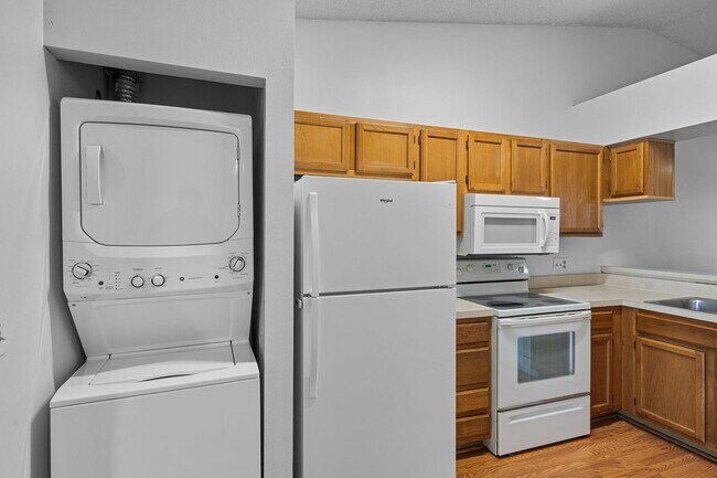 Building Photo - 2/2 Condo With Screened Patio in Conway area