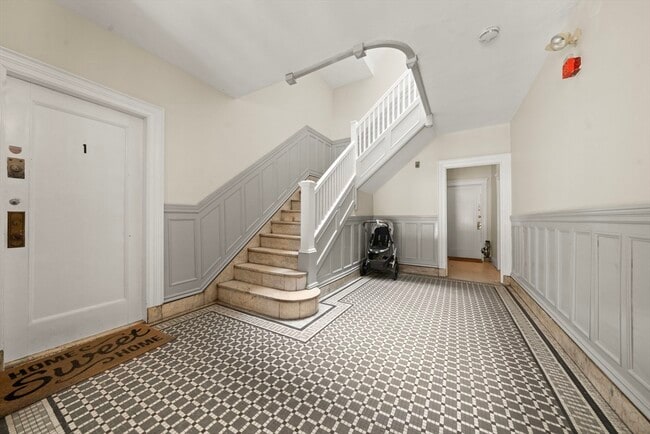 Building Photo - 224 Jamaicaway